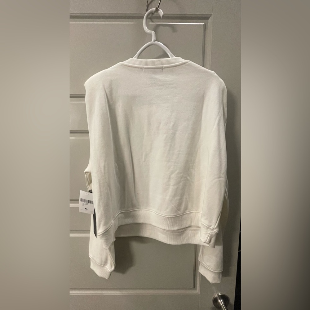 Fall/winter sweater - Picture 2 of 2